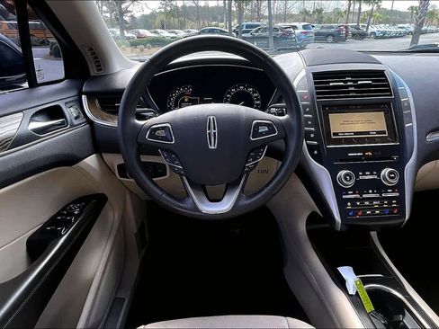Used 2019 Lincoln MKC Reserve image 6