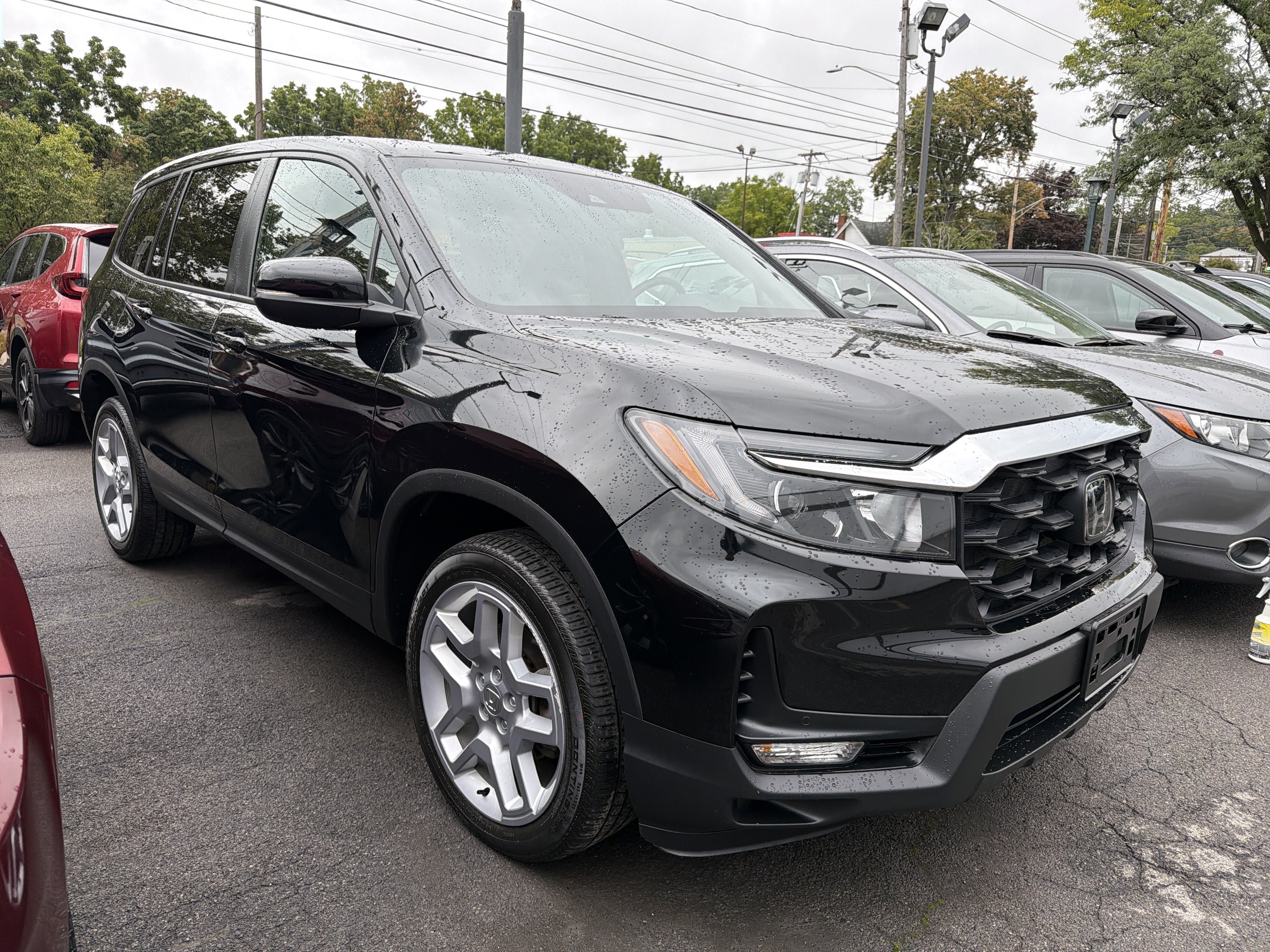 Used 2025 Honda Passport EX-L image 2