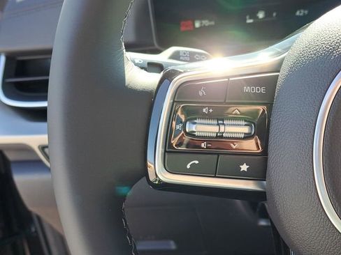 New 2026 Kia Carnival SX w/ SX Dark Edition Package FWD image 10