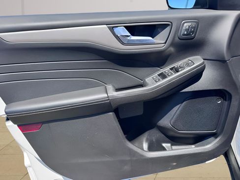 Used 2021 Ford Escape SEL w/ Technology Package FWD image 11