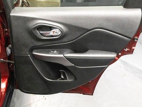 Used 2021 Jeep Cherokee Limited image 38