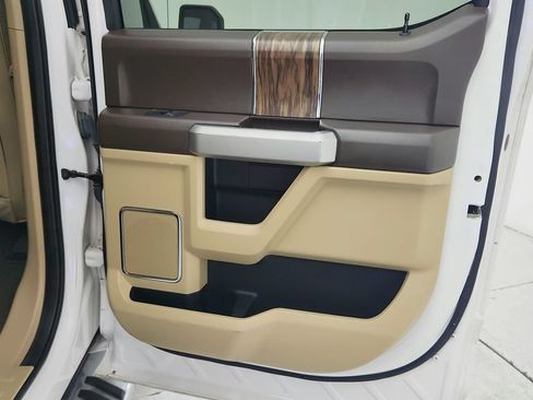 Used 2019 Ford F150 Lariat RWD image 36