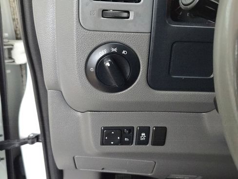 Used 2021 Nissan NV 2500 SV RWD image 26