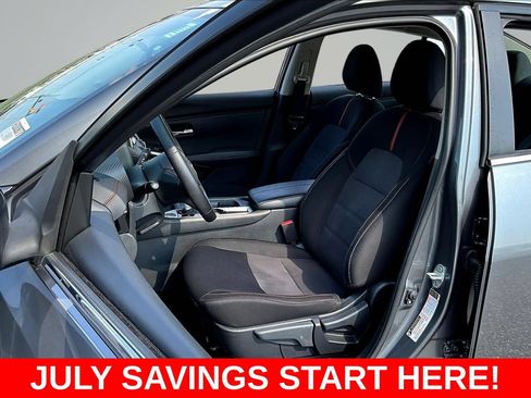 Used 2025 Nissan Sentra SR FWD image 22