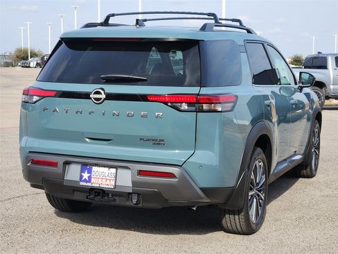 New 2026 Nissan Pathfinder Platinum image 3