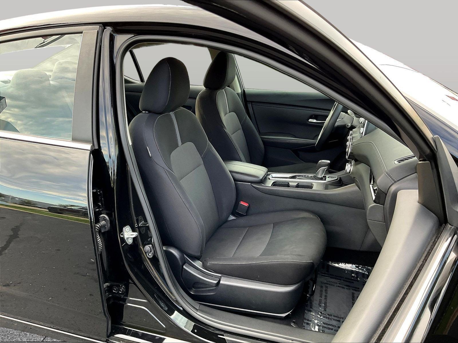 Certified 2024 Nissan Sentra SV FWD image 31