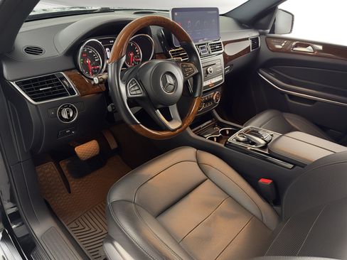 Used 2019 Mercedes-Benz GLS 550 4MATIC image 4
