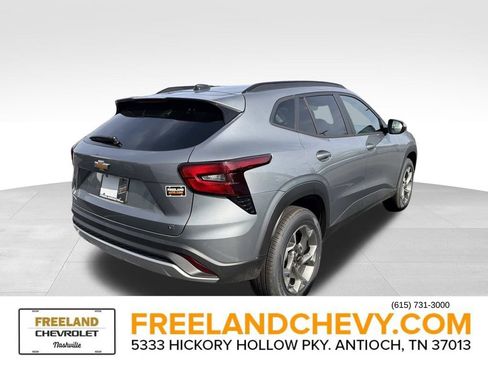 New 2026 Chevrolet Trax LT image 2