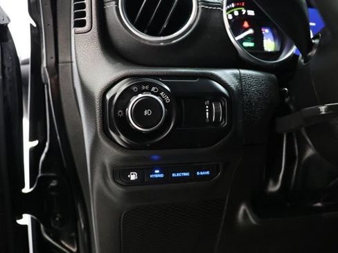Used 2023 Jeep Wrangler Unlimited Sahara w/ Cold Weather Group AWD/4WD image 20