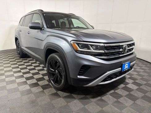 Certified 2022 Volkswagen Atlas SE AWD/4WD image 2