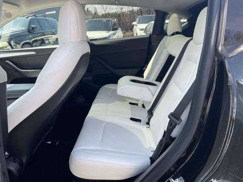 Used 2022 Tesla Model Y Long Range AWD/4WD image 15