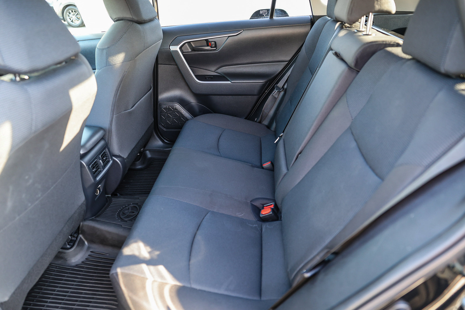 Used 2025 Toyota RAV4 LE AWD/4WD image 7