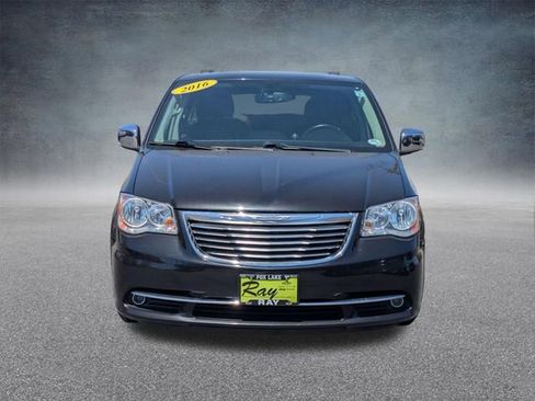 Used 2016 Chrysler Town & Country Touring-L w/ Driver Convenience Group FWD image 8