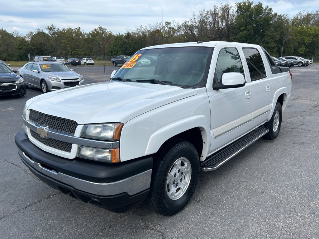 Used 2005 Chevrolet Avalanche LT w/ Preferred Equipment Group RWD image 2