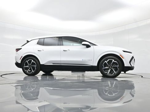 Used 2025 Chevrolet Equinox EV LT w/ Convenience Package image 44