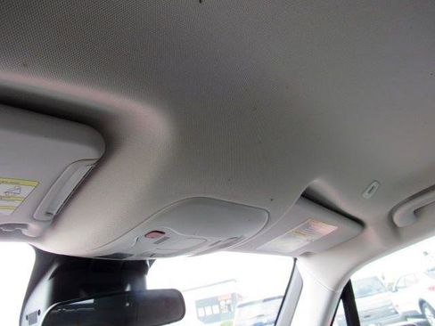 Used 2018 Jeep Renegade Altitude w/ UConnect 8.4 Nav Group image 22