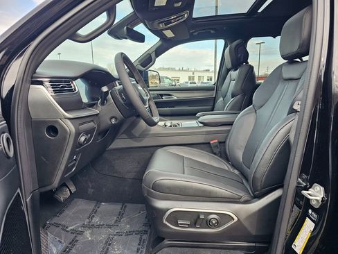 New 2026 Jeep Grand Wagoneer Limited AWD/4WD image 15
