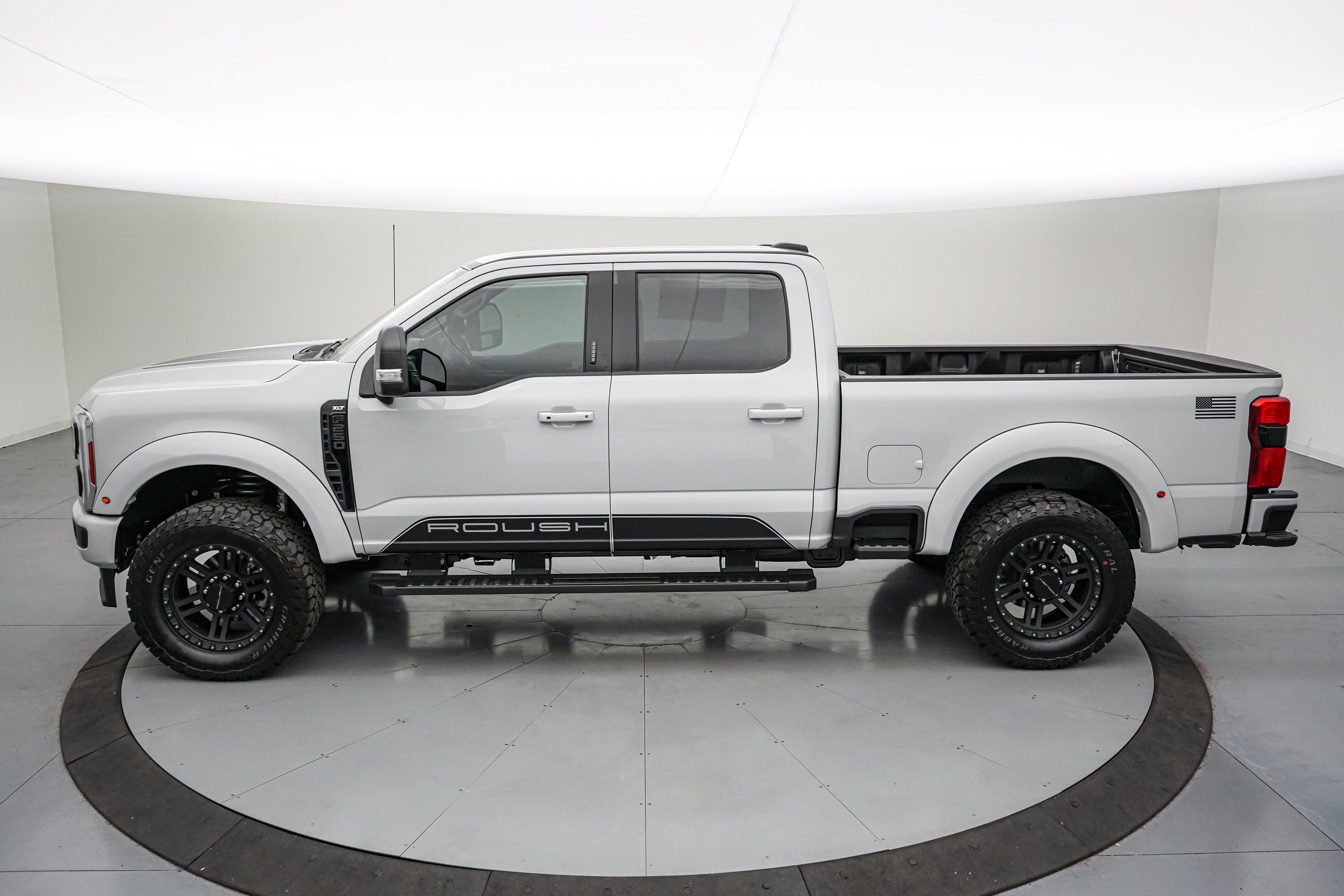 New 2026 Ford F250 XLT w/ XLT Premium Package AWD/4WD image 9