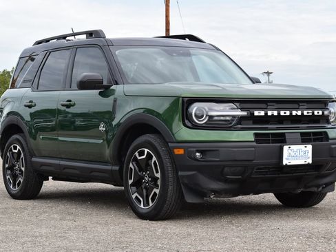 Certified 2023 Ford Bronco Sport Outer Banks w/ Tech Package AWD/4WD image 3