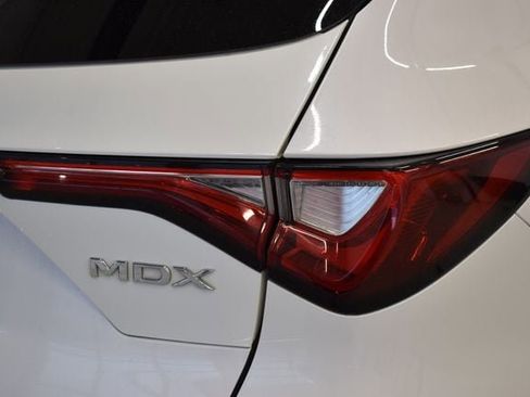 Used 2023 Acura MDX SH-AWD w/ Technology Package image 12