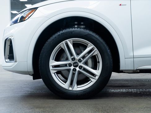 Used 2024 Audi Q5 e Premium Plus image 7