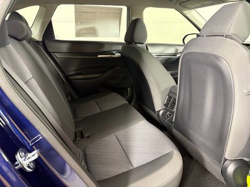 New 2026 Kia Seltos LX FWD image 17