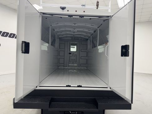 New 2026 Chevrolet Express 3500 w/ Power Convenience Package image 27