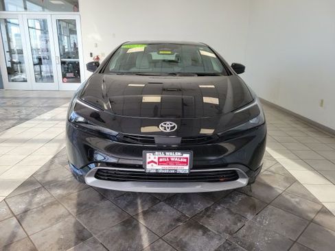 Used 2023 Toyota Prius XLE image 3