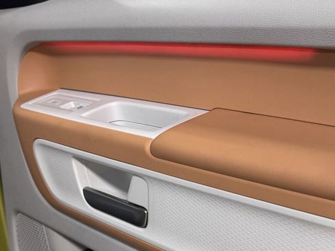 New 2025 Volkswagen ID. Buzz 1st Edition image 12