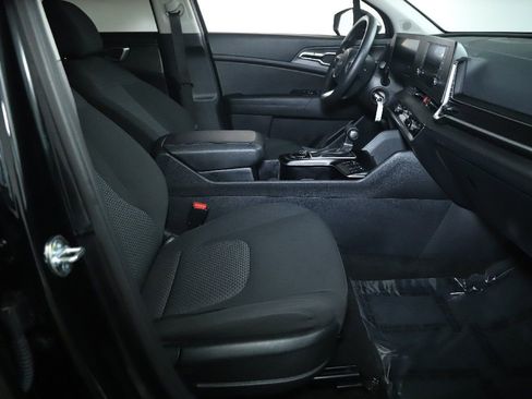 Used 2025 Kia Sportage LX image 36