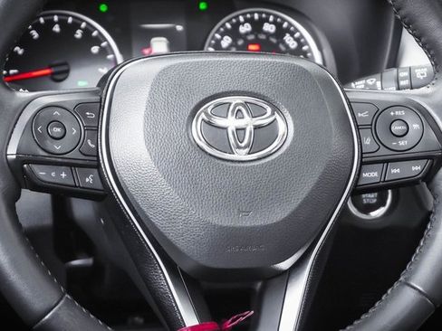 Used 2021 Toyota RAV4 XLE Premium image 13