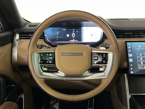 Certified 2025 Land Rover Range Rover Long Wheelbase SE image 12