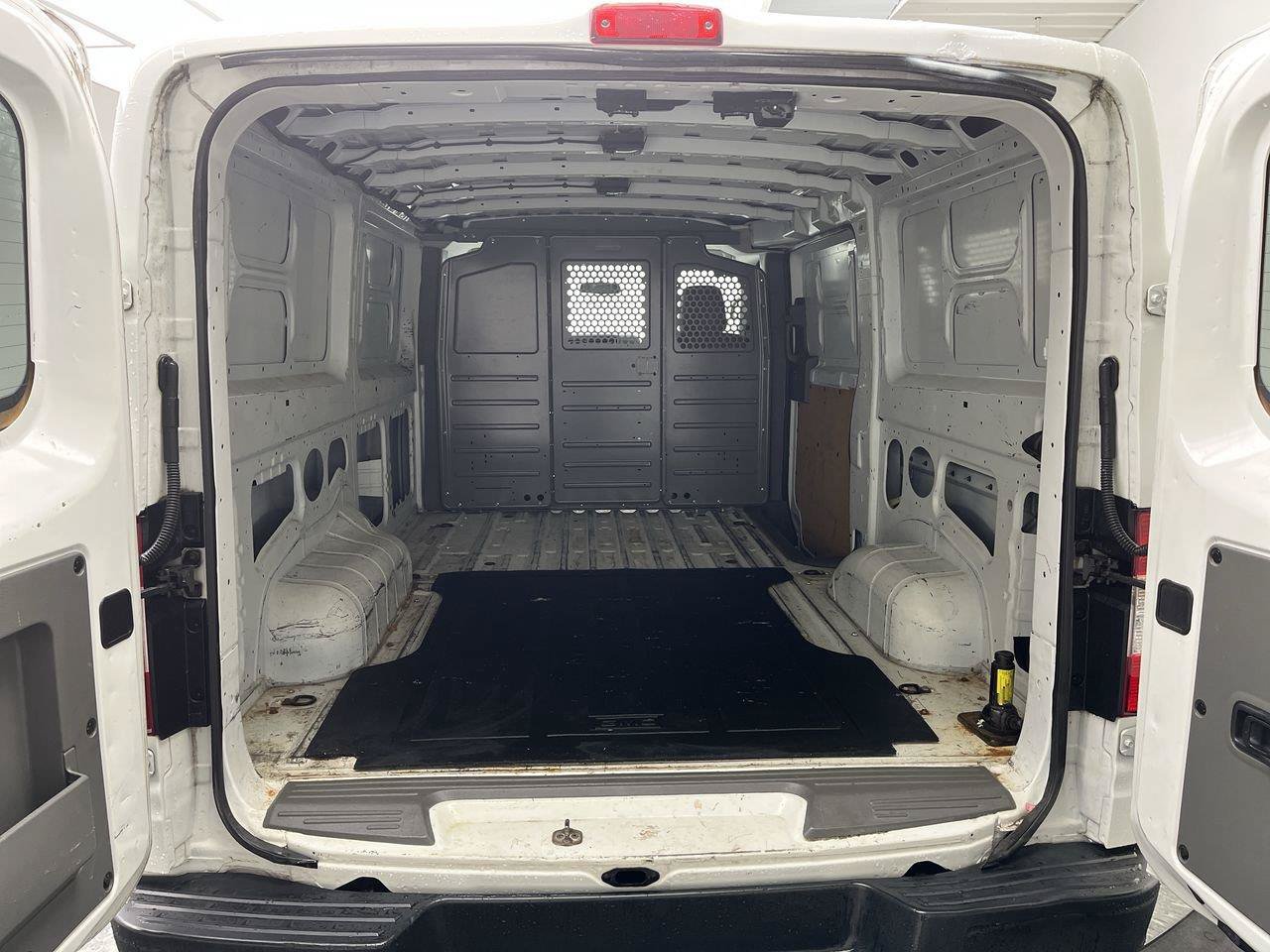 Used 2017 Nissan NV 2500 S w/ Power Basic Package RWD image 3