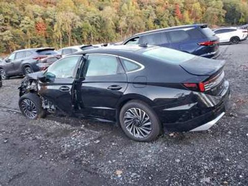 Used 2025 Hyundai Sonata Limited FWD image 3