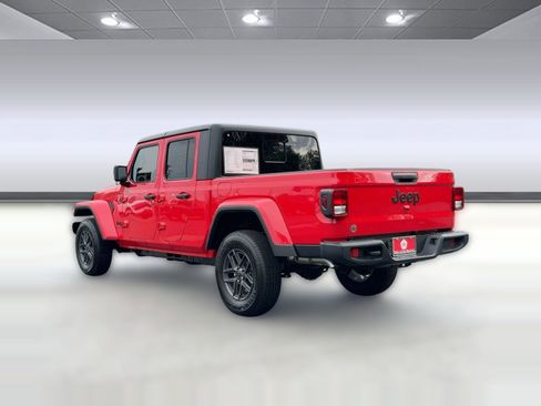 New 2025 Jeep Gladiator Sport image 3