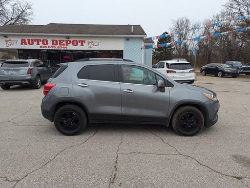 Used 2020 Chevrolet Trax LT w/ Driver Confidence Package image 2