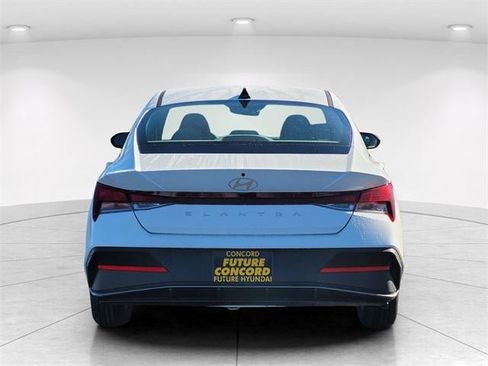 New 2026 Hyundai Elantra SE image 4