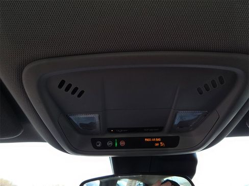 Used 2025 Chevrolet Malibu LT image 24