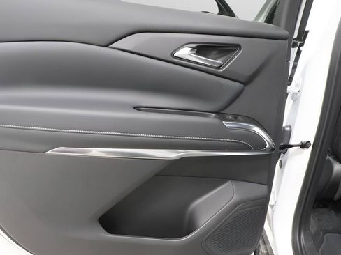 Used 2025 Chevrolet Traverse LT w/ Midnight/Sport Edition FWD image 22