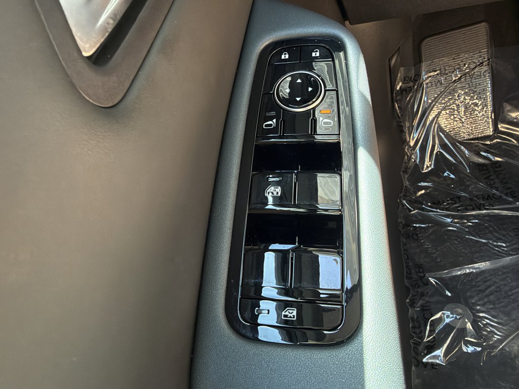Used 2026 Nissan Leaf Platinum+ FWD image 25