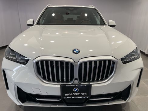 Used 2024 BMW X5 xDrive40i w/ Premium Package AWD/4WD image 2