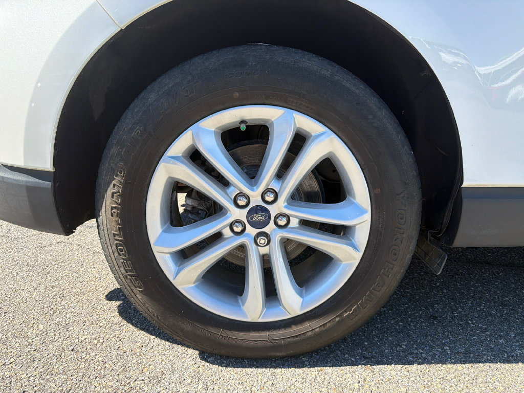 Used 2020 Ford Edge SEL w/ Convenience Package FWD image 17