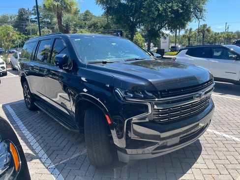 Used 2021 Chevrolet Suburban RST w/ Luxury Package AWD/4WD image 4