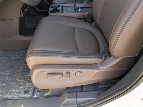 New 2026 Honda Odyssey Touring image 4
