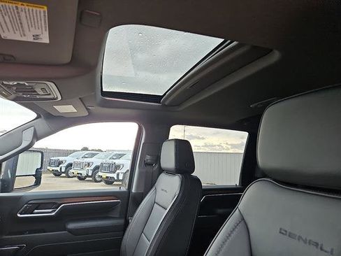 New 2026 GMC Sierra 2500 Denali w/ Denali Reserve Package image 15