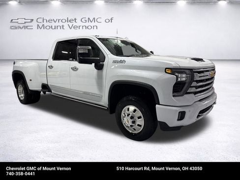 New 2026 Chevrolet Silverado 3500 High Country w/ High Country Premium Package AWD/4WD image 9