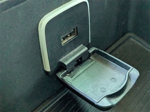 Used 2019 RAM 2500 Tradesman w/ Chrome Appearance Group image 26