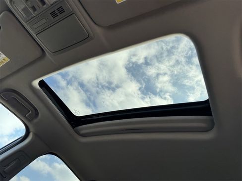 Used 2022 Honda CR-V EX-L image 32