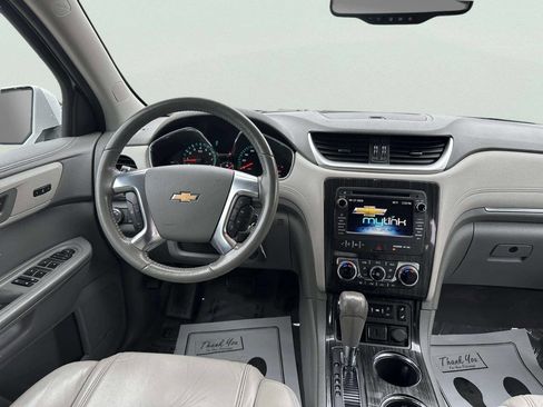 Used 2016 Chevrolet Traverse LT FWD image 19