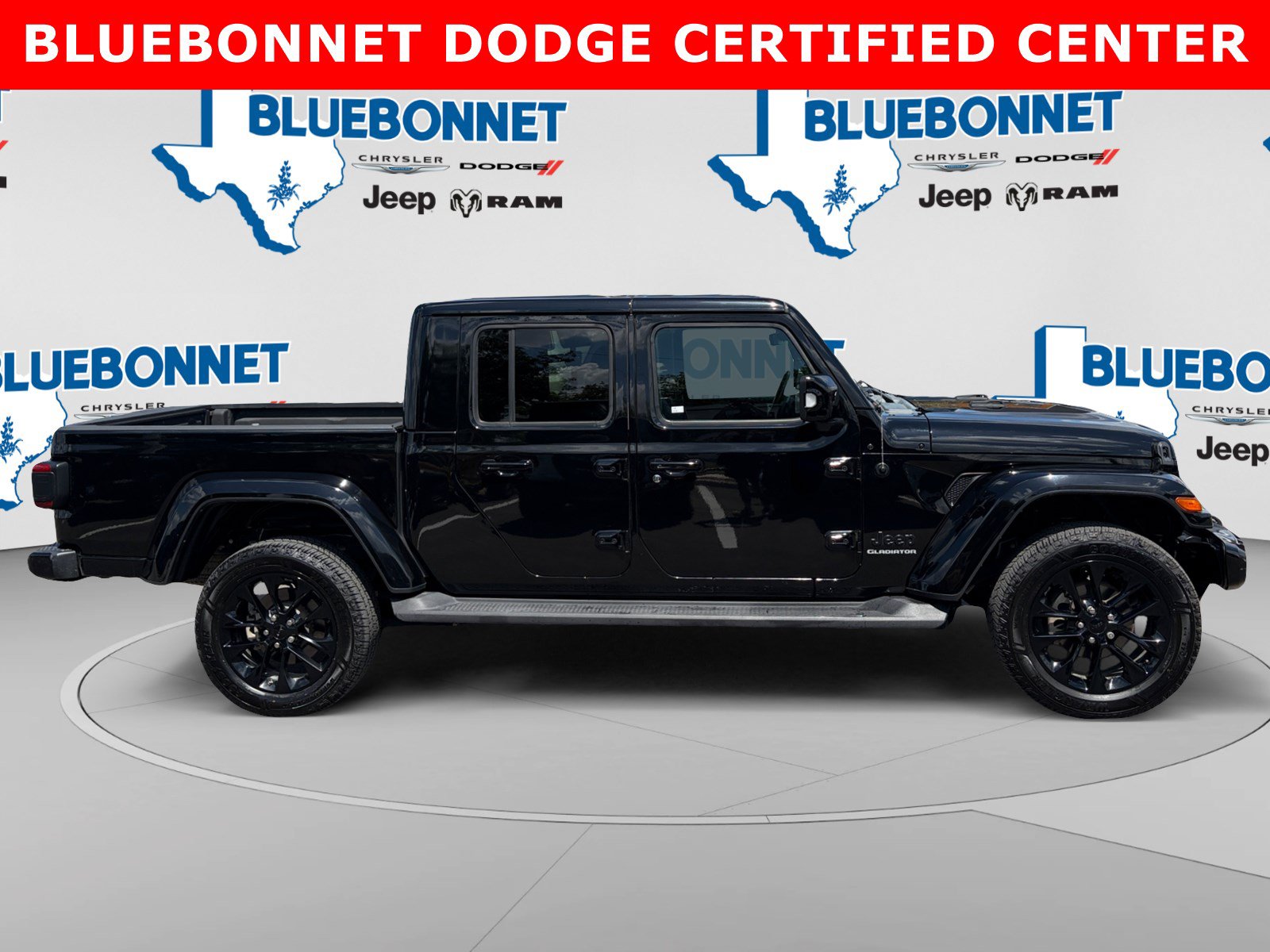 Used 2022 Jeep Gladiator Overland AWD/4WD image 4